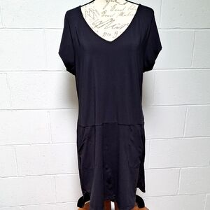 LOLE Black V-Neck Short Sleeve Dress